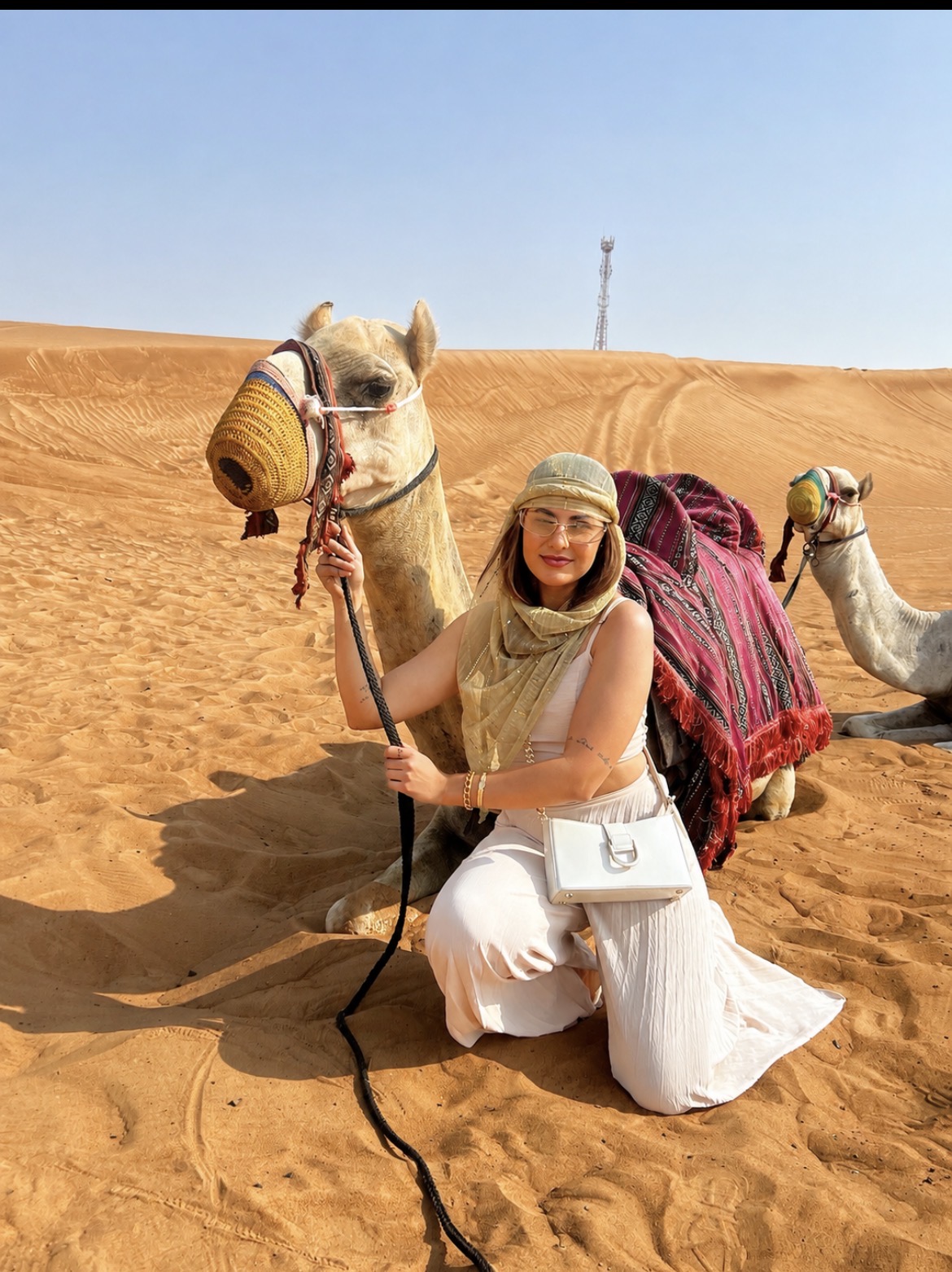 Joyce Alves no deserto de Dubai
